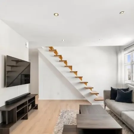 Apartment Sentrum Duplex & Big Backyard, Perfect For Ons Stavanger