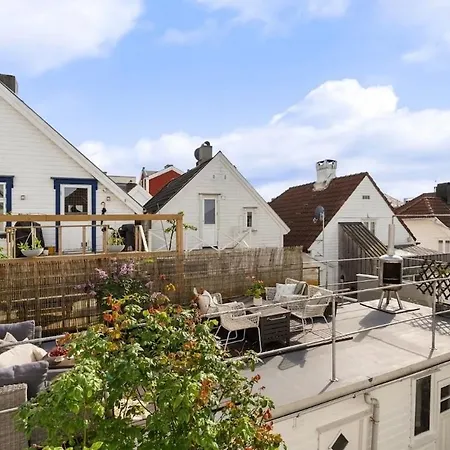 Sentrum Duplex & Big Backyard, Perfect For Ons *