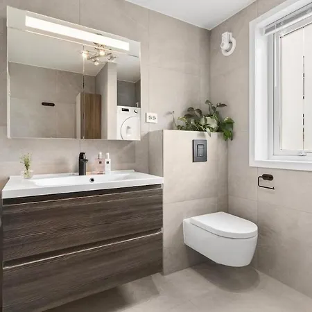 Sentrum Duplex & Big Backyard, Perfect For Ons